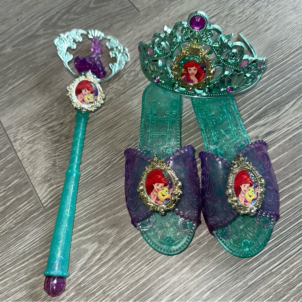Disney Princess Ariel Girls Dress Up Tiara Crown Shoes Staff Rod Wand Ages 1-4 - Picture 2 of 9